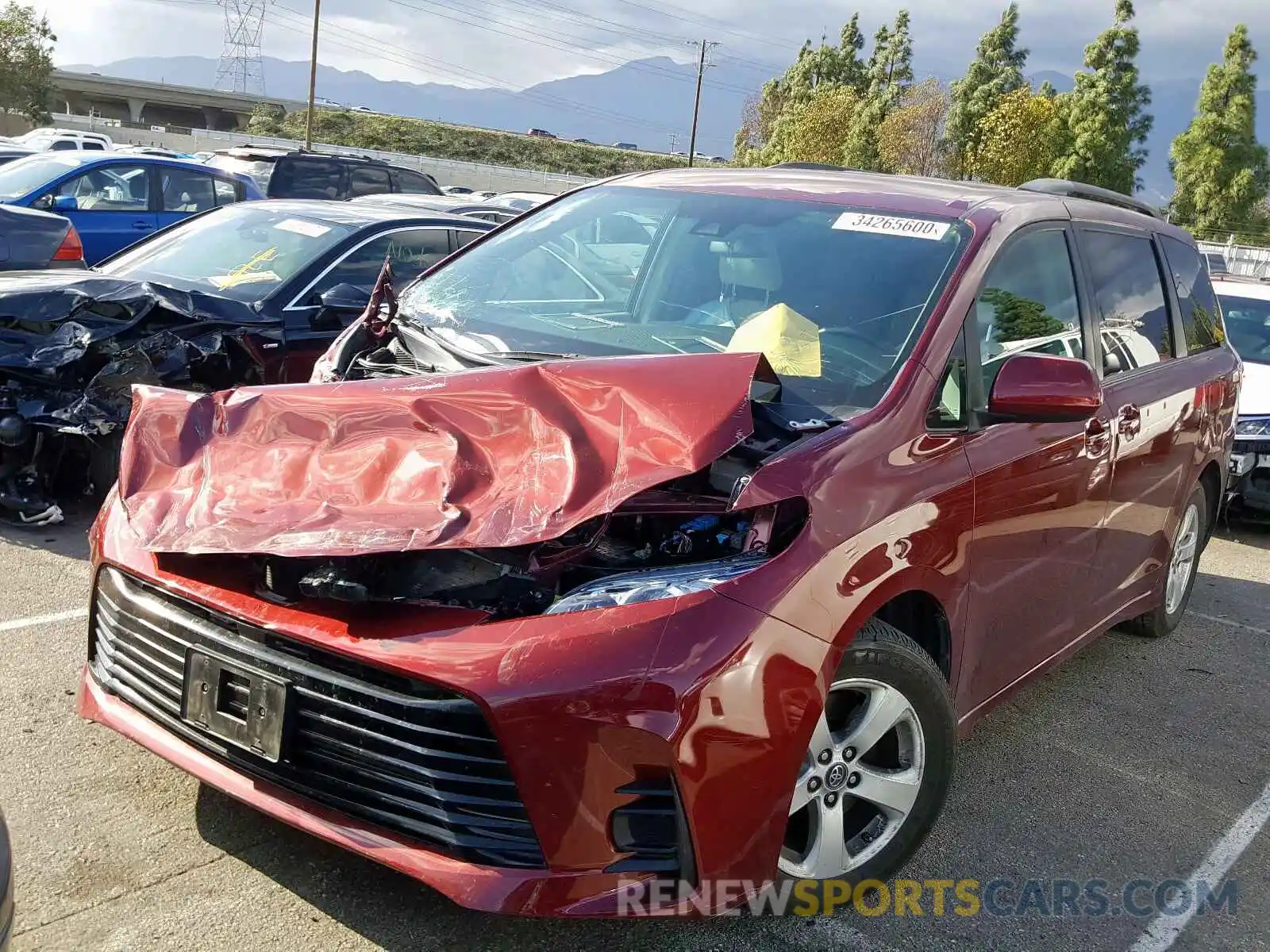 2 Photograph of a damaged car 5TDKZ3DCXKS994855 TOYOTA SIENNA 2019