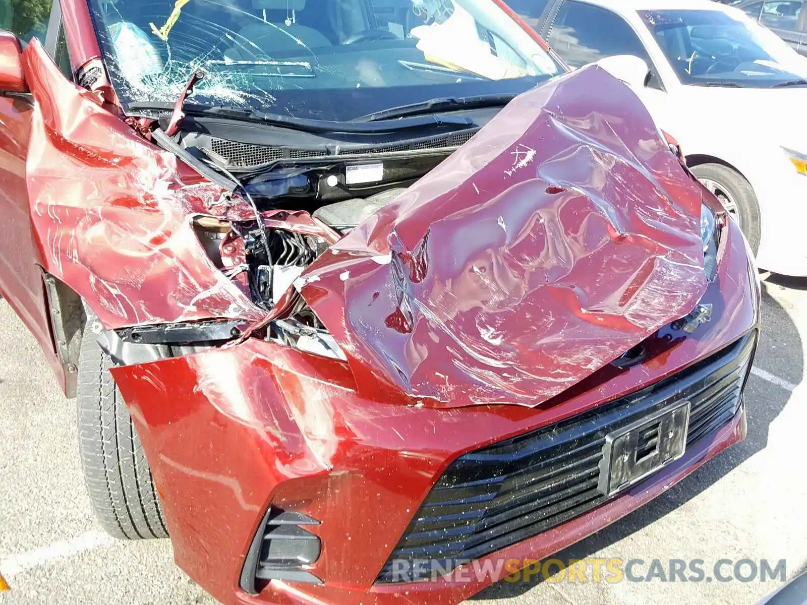 9 Photograph of a damaged car 5TDKZ3DCXKS994855 TOYOTA SIENNA 2019