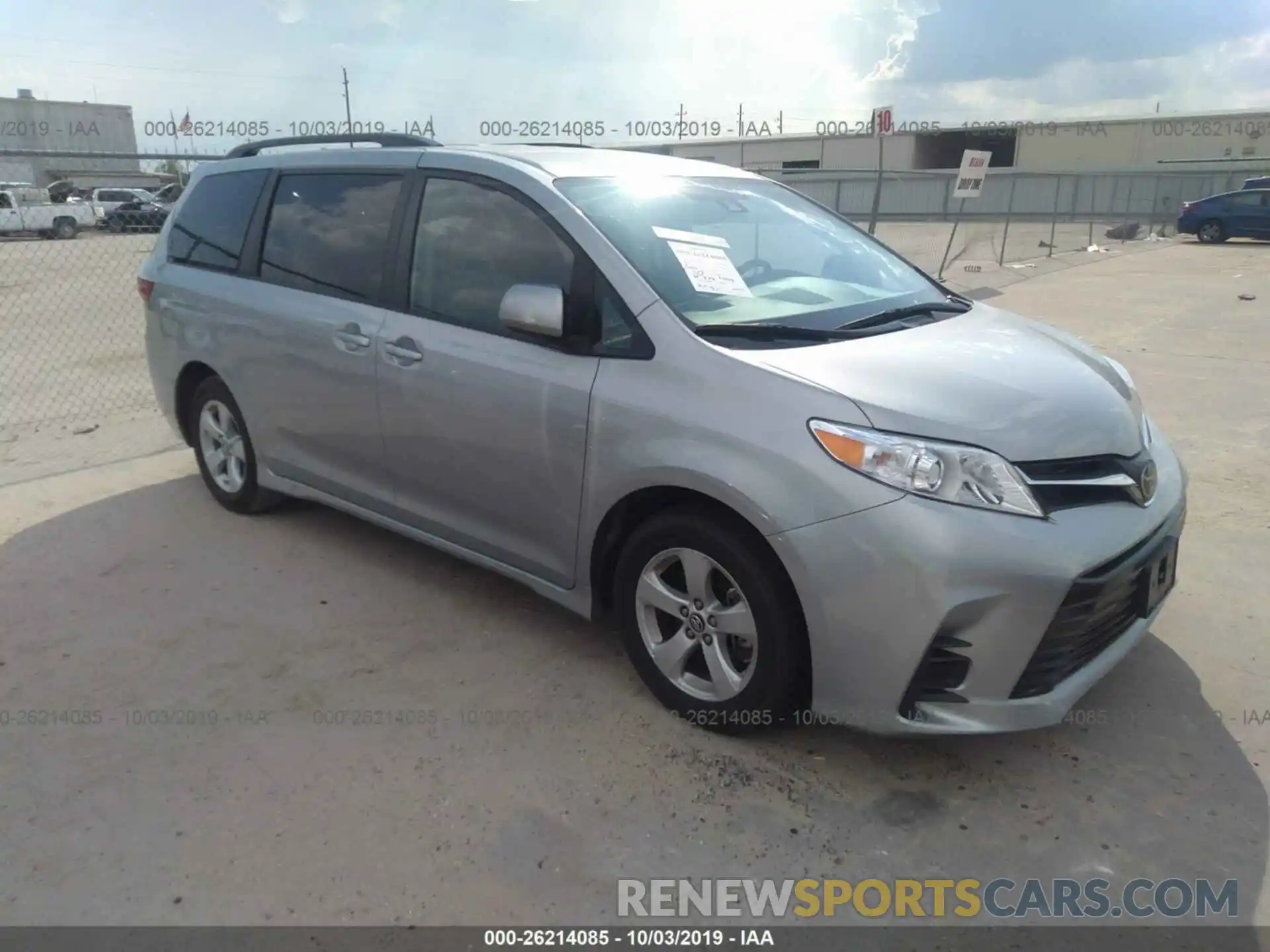 1 Photograph of a damaged car 5TDKZ3DCXKS996895 TOYOTA SIENNA 2019