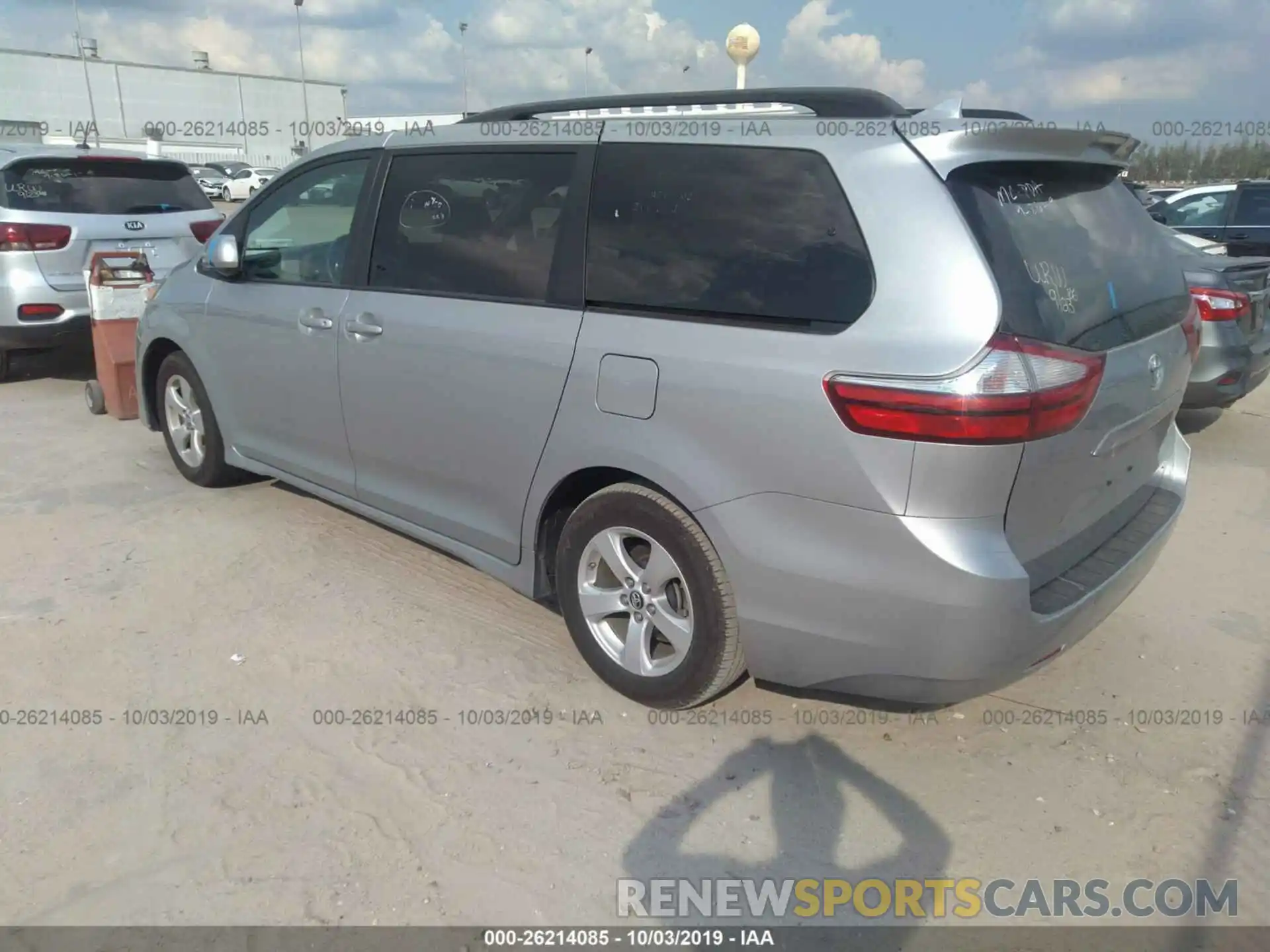 3 Photograph of a damaged car 5TDKZ3DCXKS996895 TOYOTA SIENNA 2019