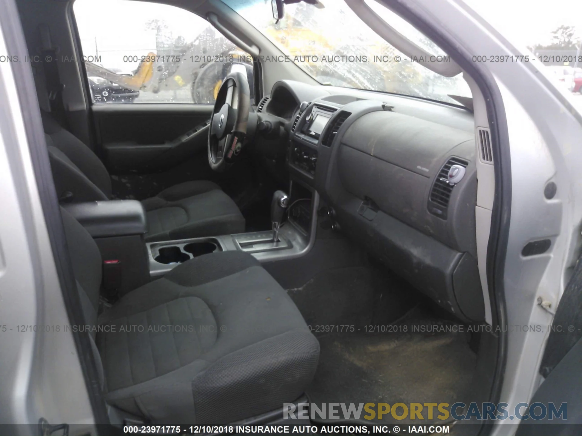 5 Photograph of a damaged car 5TDKZ3DCXKS996914 TOYOTA SIENNA 2019