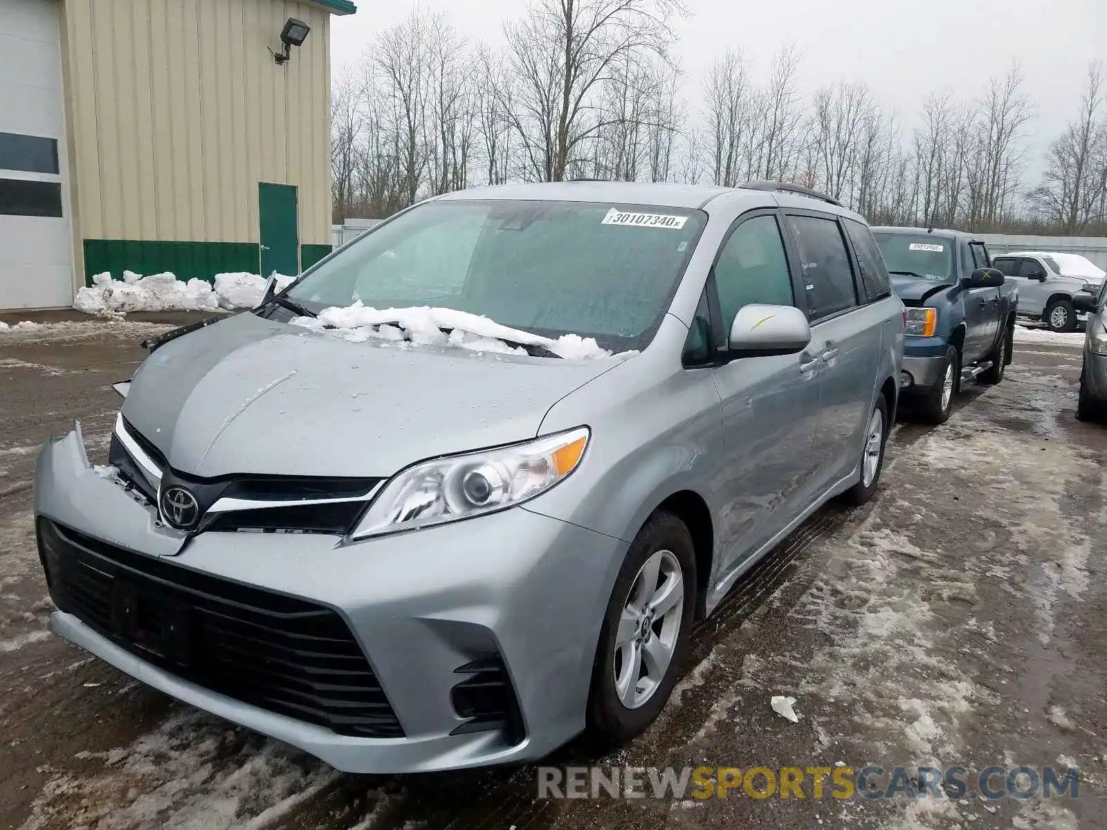 2 Photograph of a damaged car 5TDKZ3DCXKS998615 TOYOTA SIENNA 2019