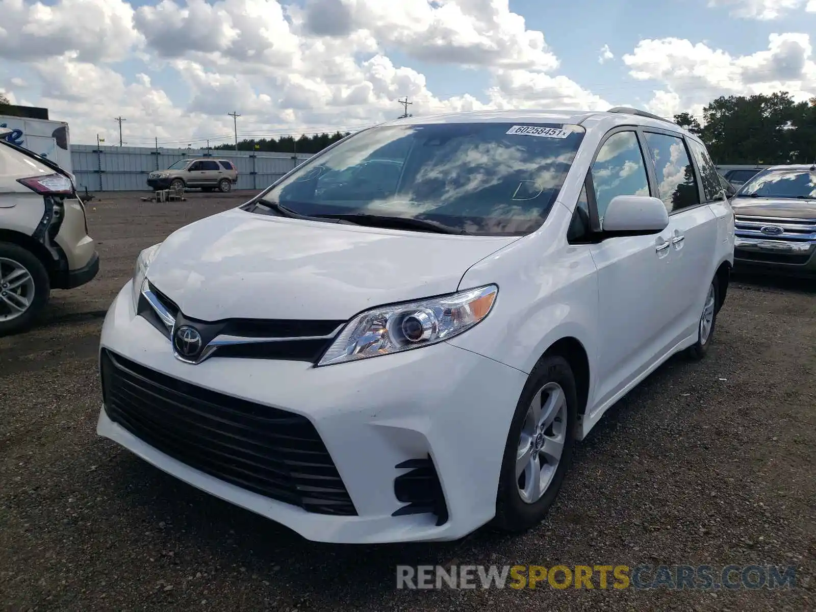 2 Фотография поврежденного автомобиля 5TDKZ3DCXKS999750 TOYOTA SIENNA 2019