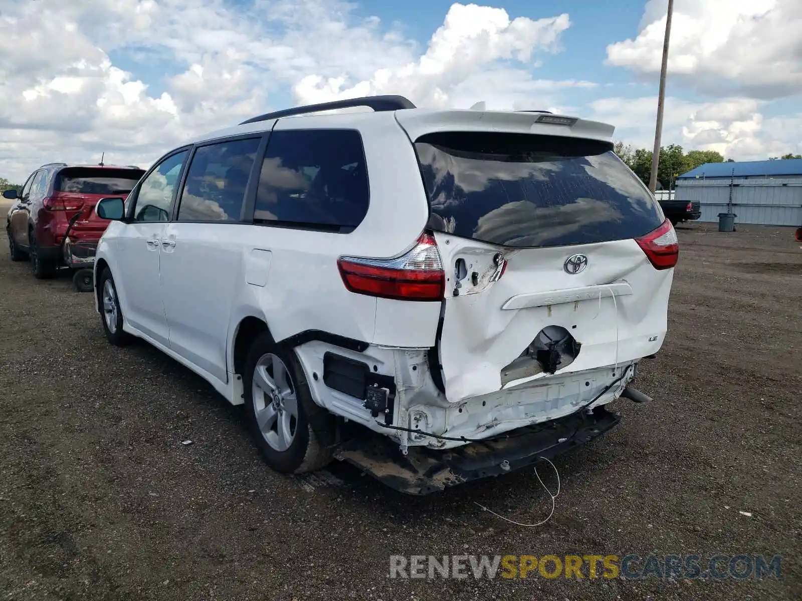 3 Фотография поврежденного автомобиля 5TDKZ3DCXKS999750 TOYOTA SIENNA 2019