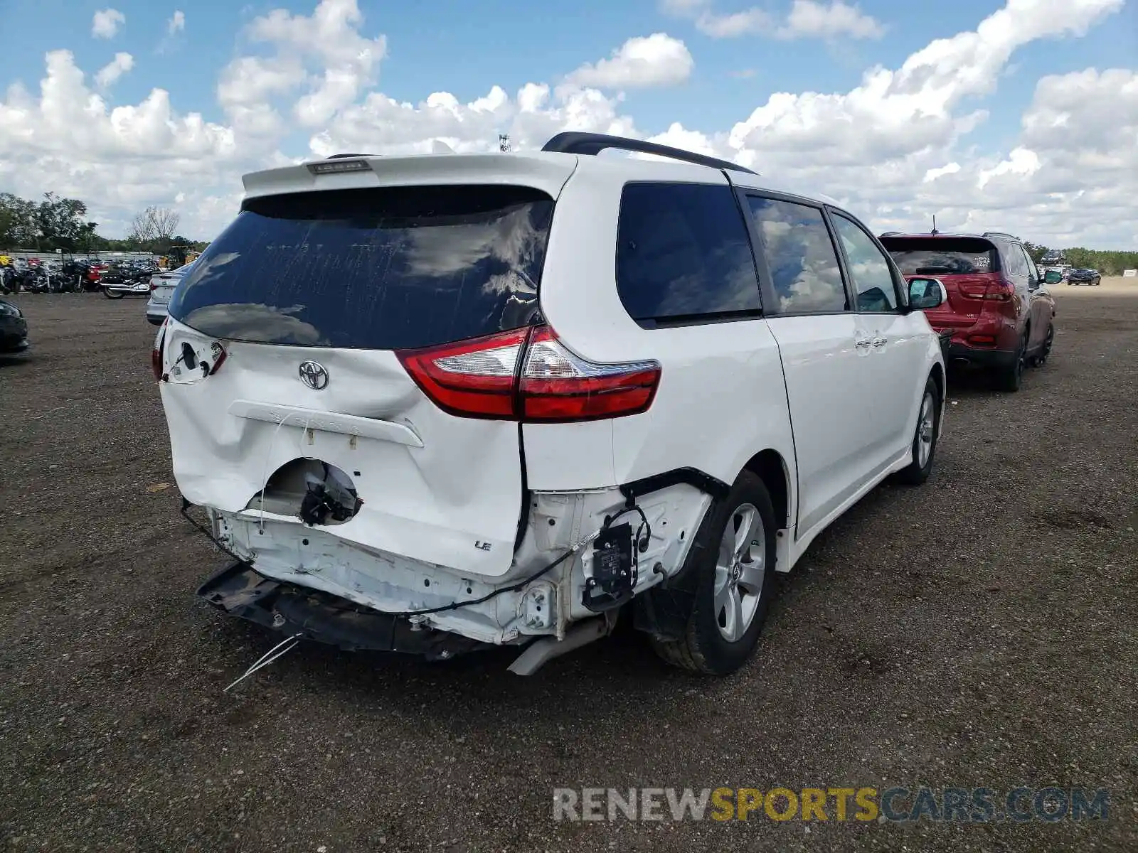 4 Фотография поврежденного автомобиля 5TDKZ3DCXKS999750 TOYOTA SIENNA 2019