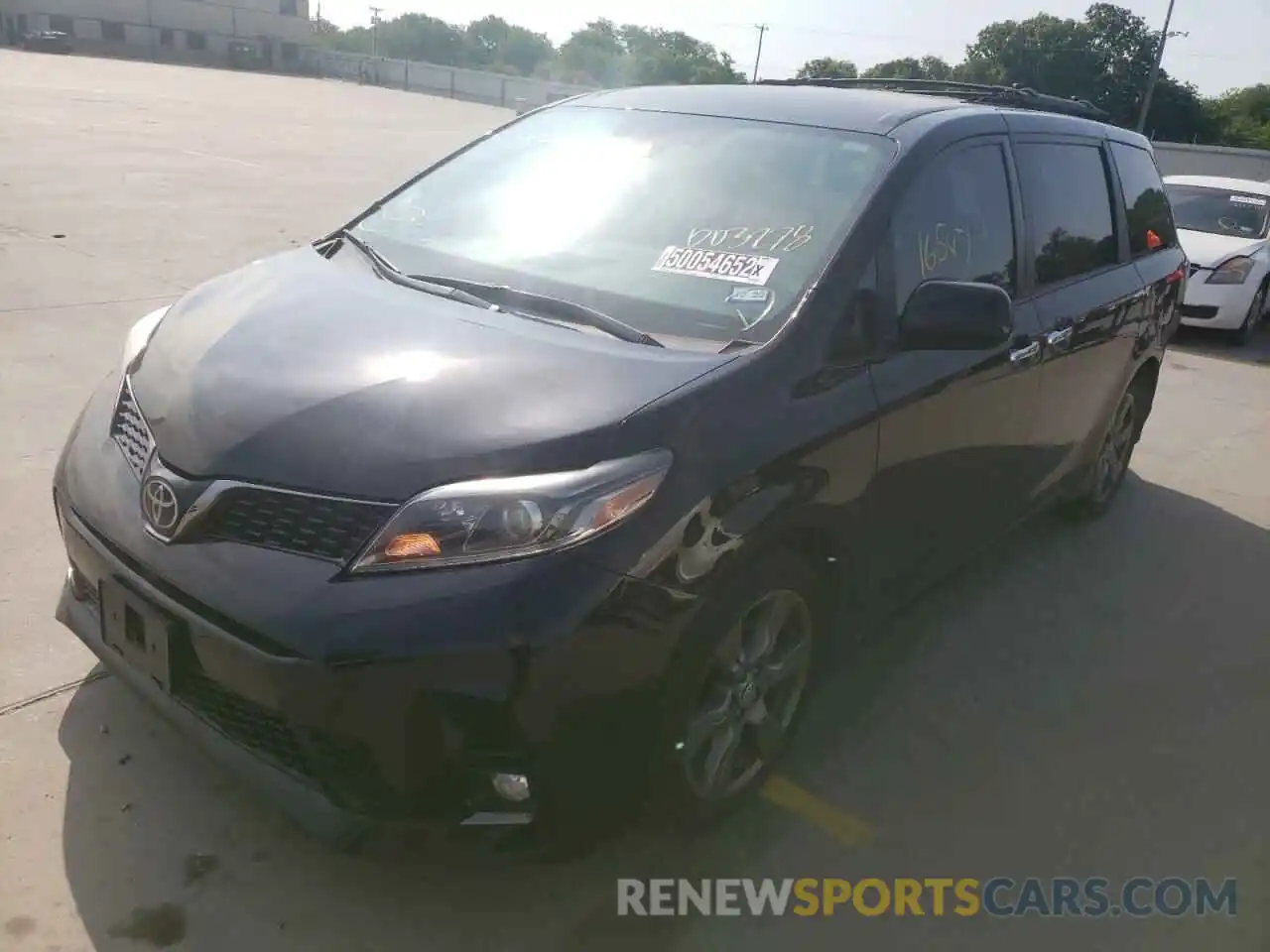 2 Photograph of a damaged car 5TDXZ3DC0KS003278 TOYOTA SIENNA 2019