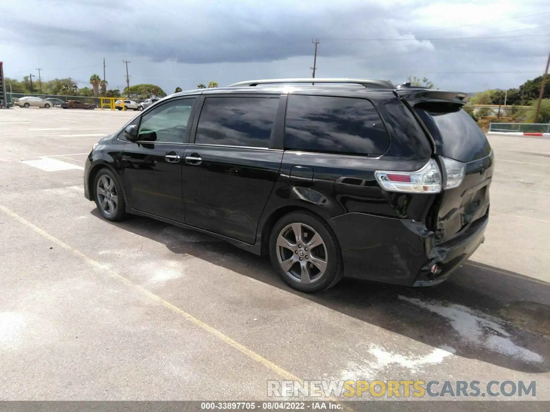 3 Photograph of a damaged car 5TDXZ3DC0KS011834 TOYOTA SIENNA 2019