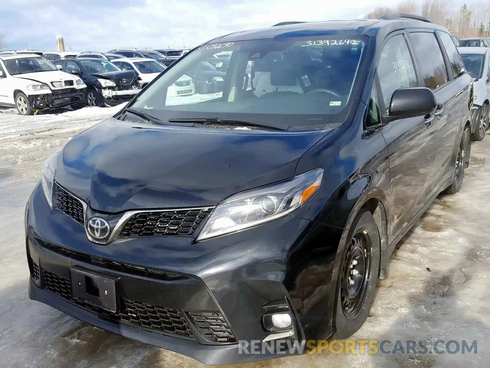 2 Photograph of a damaged car 5TDXZ3DC0KS969288 TOYOTA SIENNA 2019