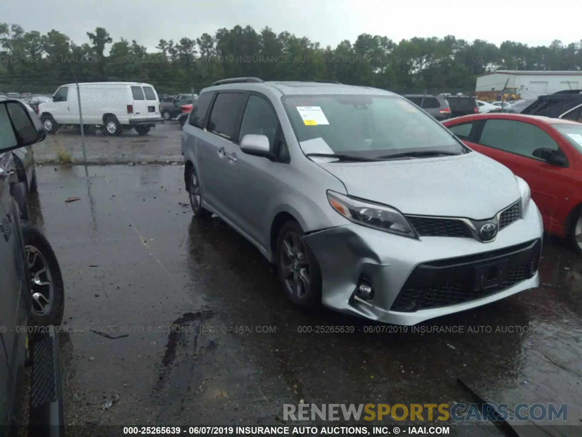 1 Photograph of a damaged car 5TDXZ3DC0KS971834 TOYOTA SIENNA 2019