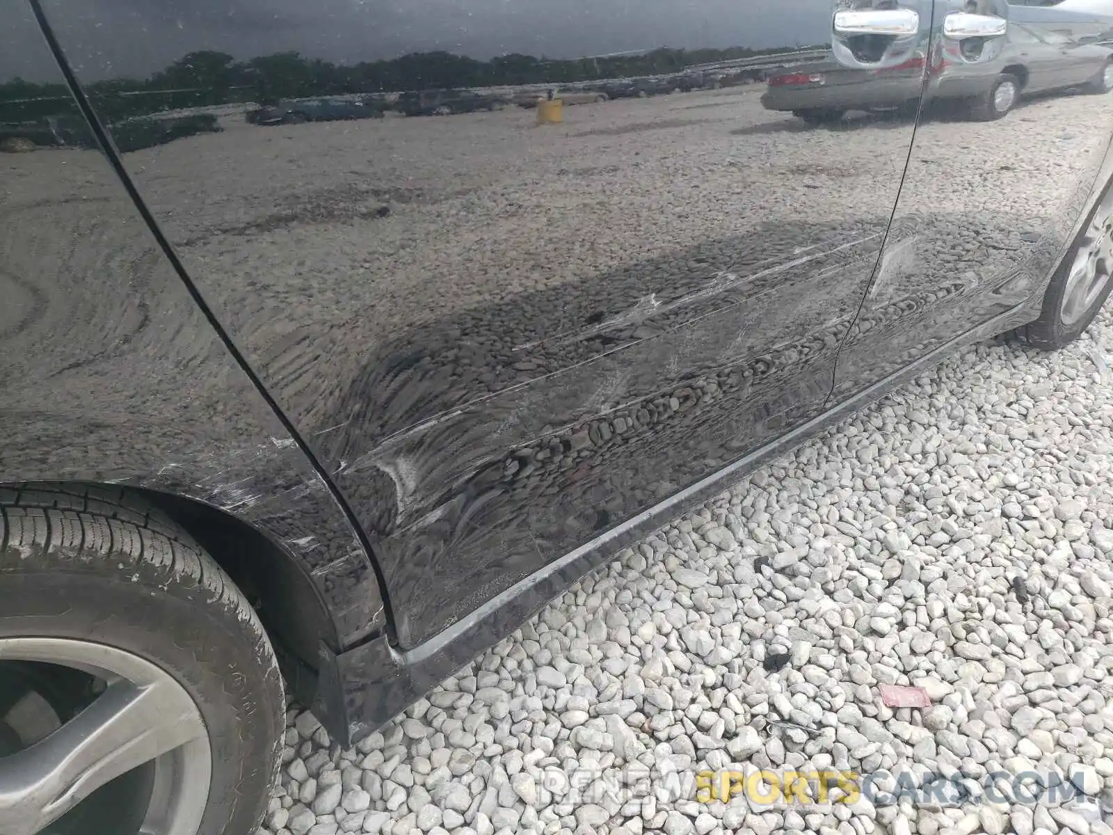 9 Photograph of a damaged car 5TDXZ3DC0KS978878 TOYOTA SIENNA 2019