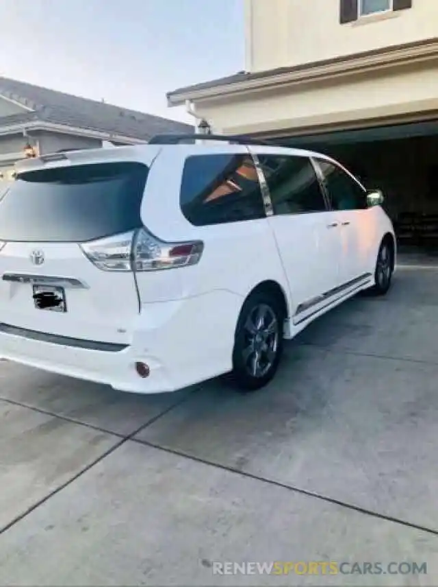 4 Photograph of a damaged car 5TDXZ3DC0KS979724 TOYOTA SIENNA 2019