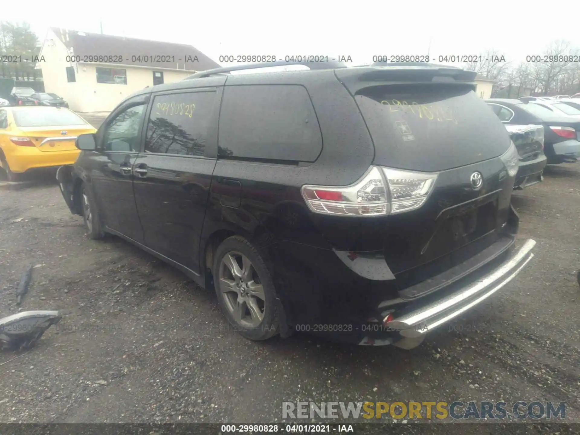 3 Фотография поврежденного автомобиля 5TDXZ3DC0KS988309 TOYOTA SIENNA 2019