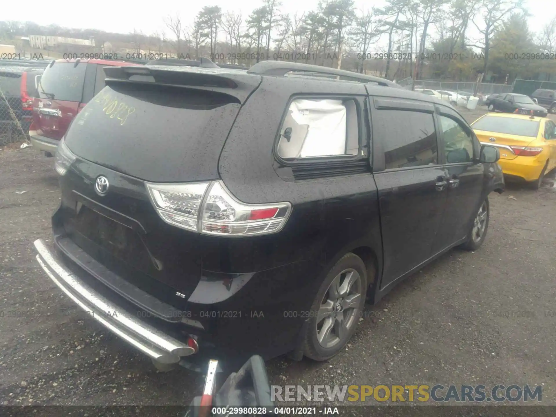 4 Фотография поврежденного автомобиля 5TDXZ3DC0KS988309 TOYOTA SIENNA 2019