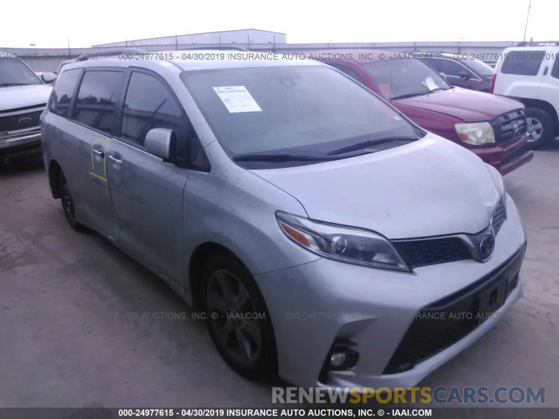 1 Photograph of a damaged car 5TDXZ3DC1KS967484 TOYOTA SIENNA 2019