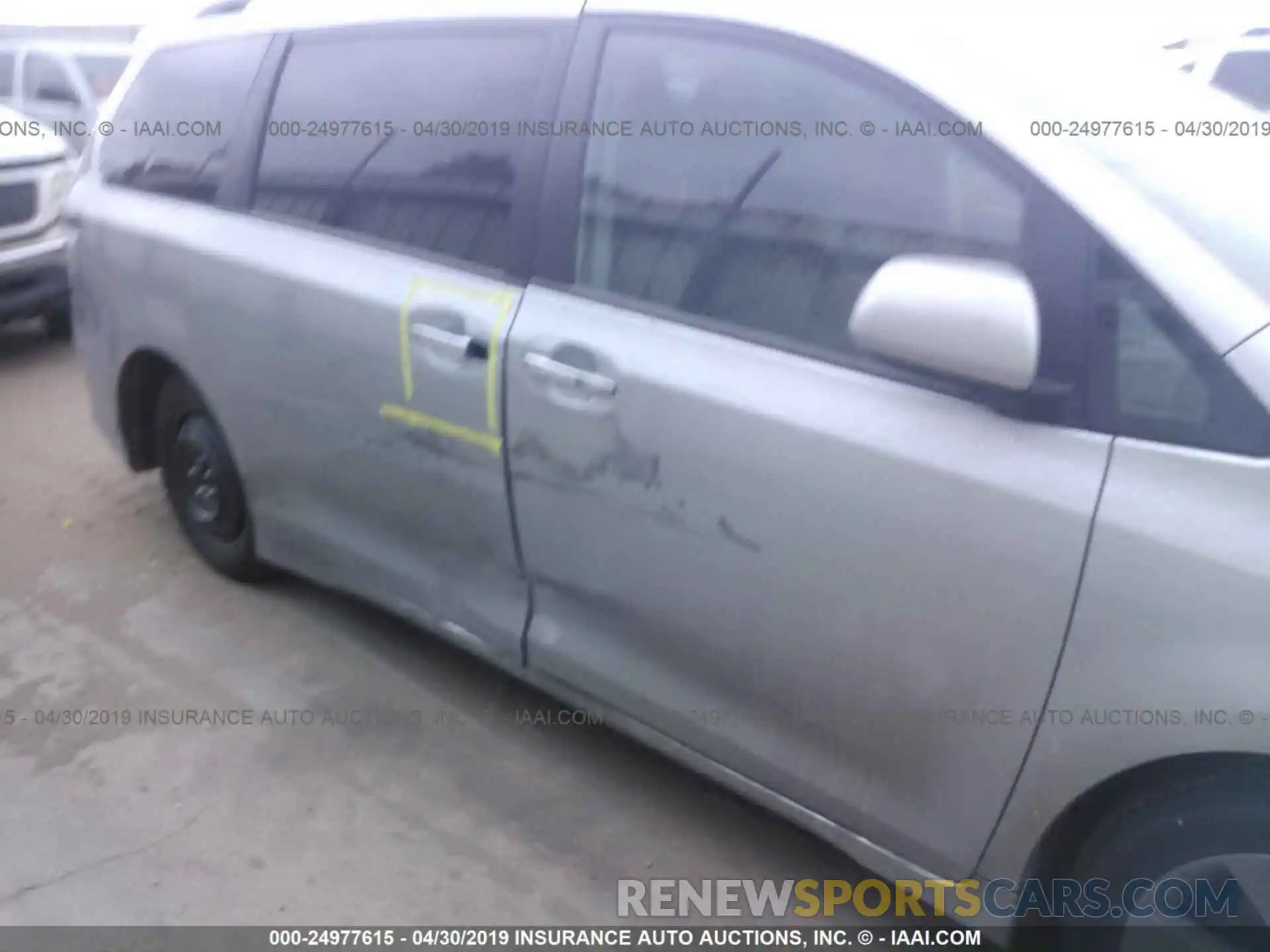 6 Photograph of a damaged car 5TDXZ3DC1KS967484 TOYOTA SIENNA 2019