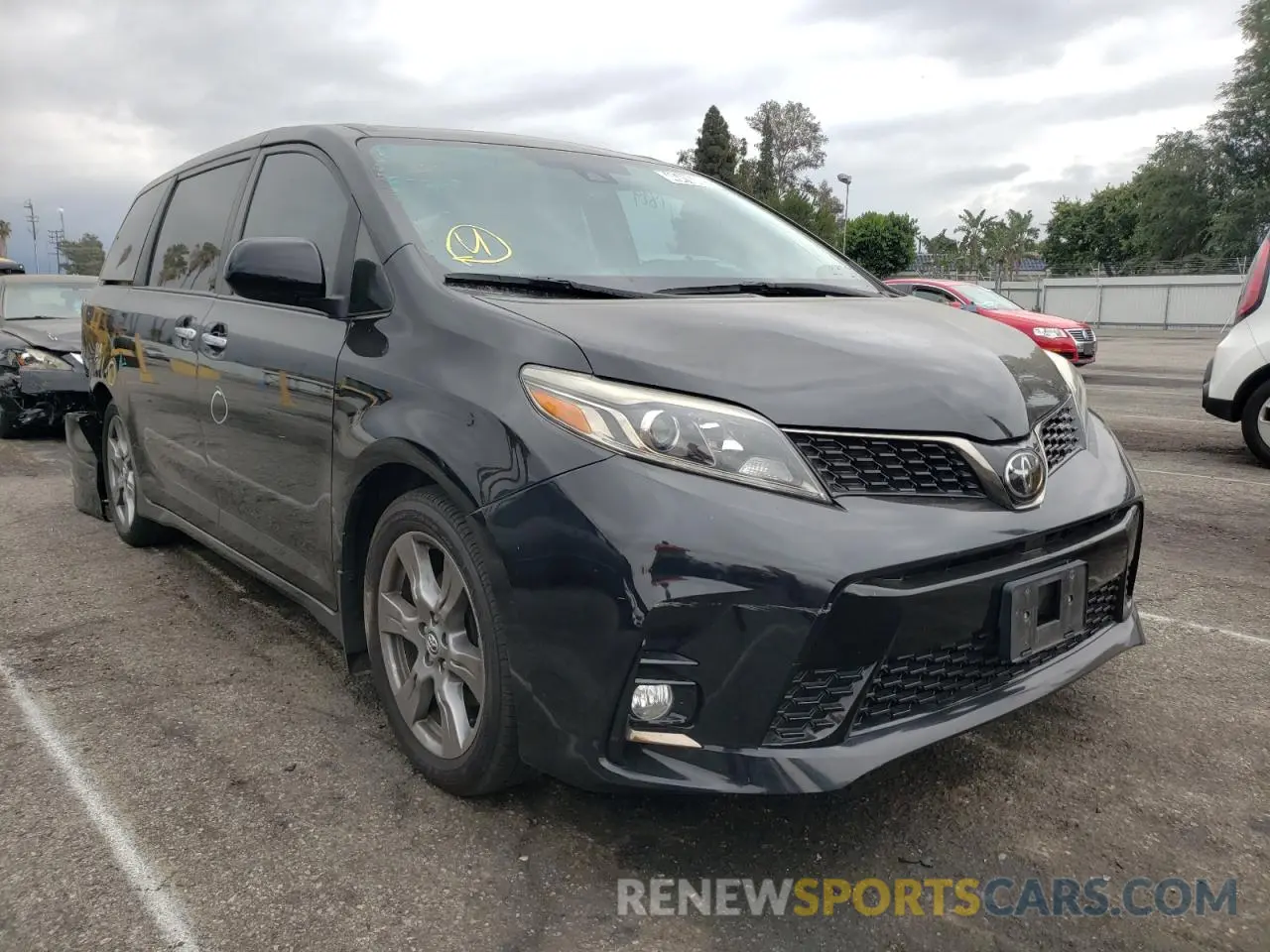 1 Photograph of a damaged car 5TDXZ3DC1KS988299 TOYOTA SIENNA 2019