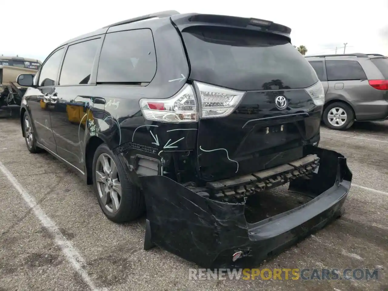 3 Фотография поврежденного автомобиля 5TDXZ3DC1KS988299 TOYOTA SIENNA 2019