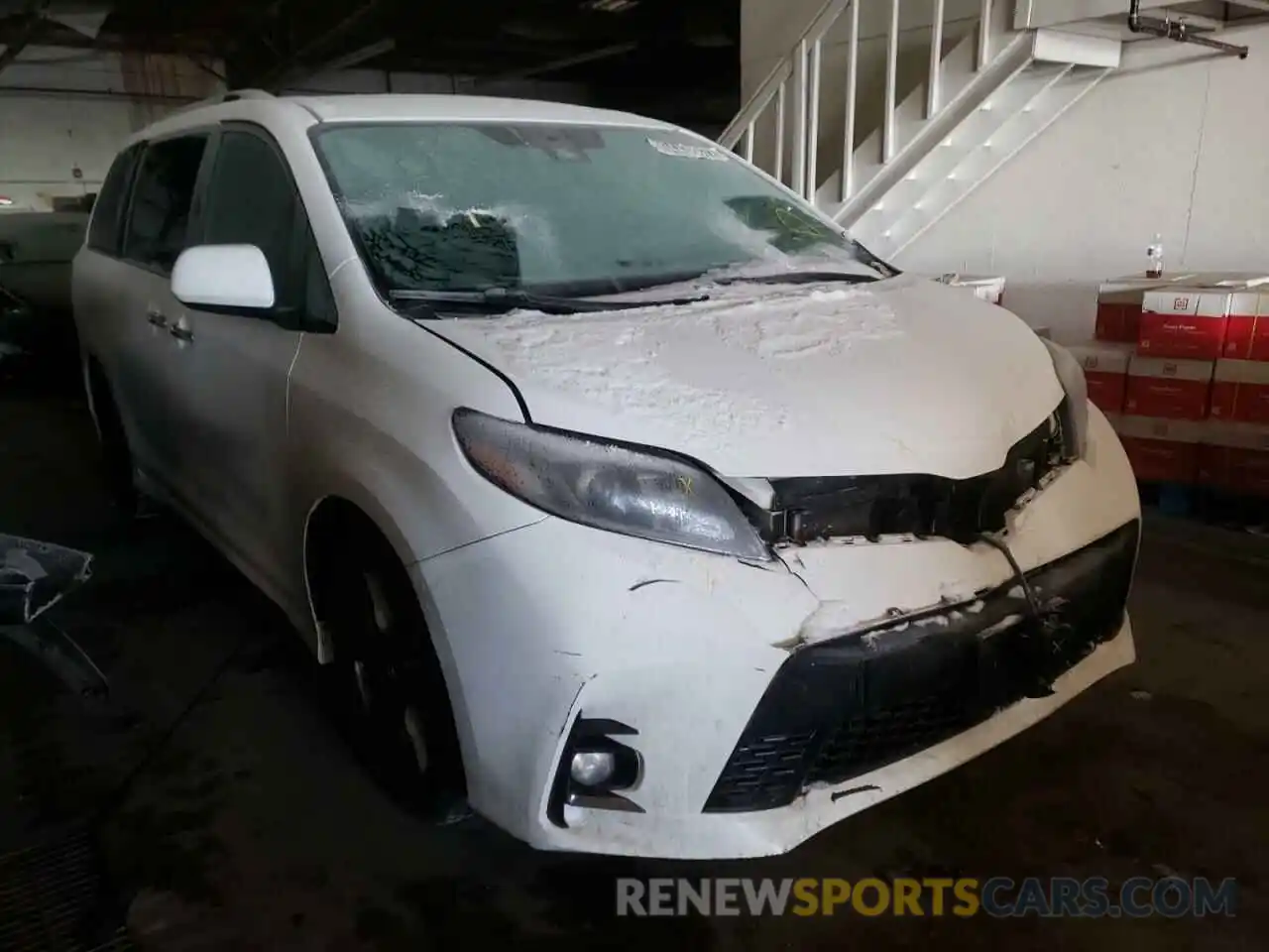 1 Photograph of a damaged car 5TDXZ3DC1KS990862 TOYOTA SIENNA 2019