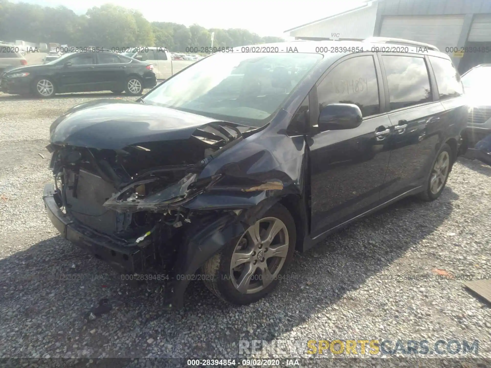 2 Photograph of a damaged car 5TDXZ3DC1KS992675 TOYOTA SIENNA 2019