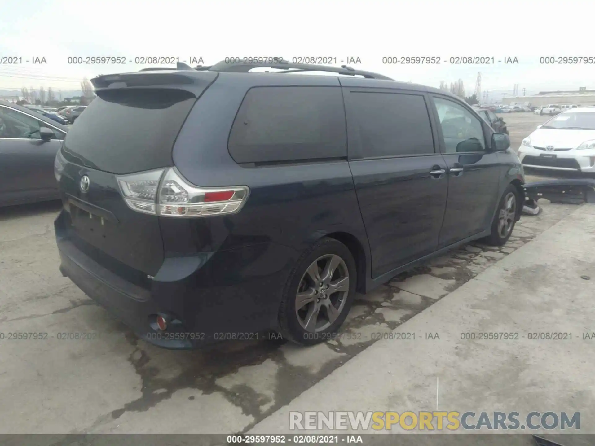 4 Фотография поврежденного автомобиля 5TDXZ3DC2KS007171 TOYOTA SIENNA 2019