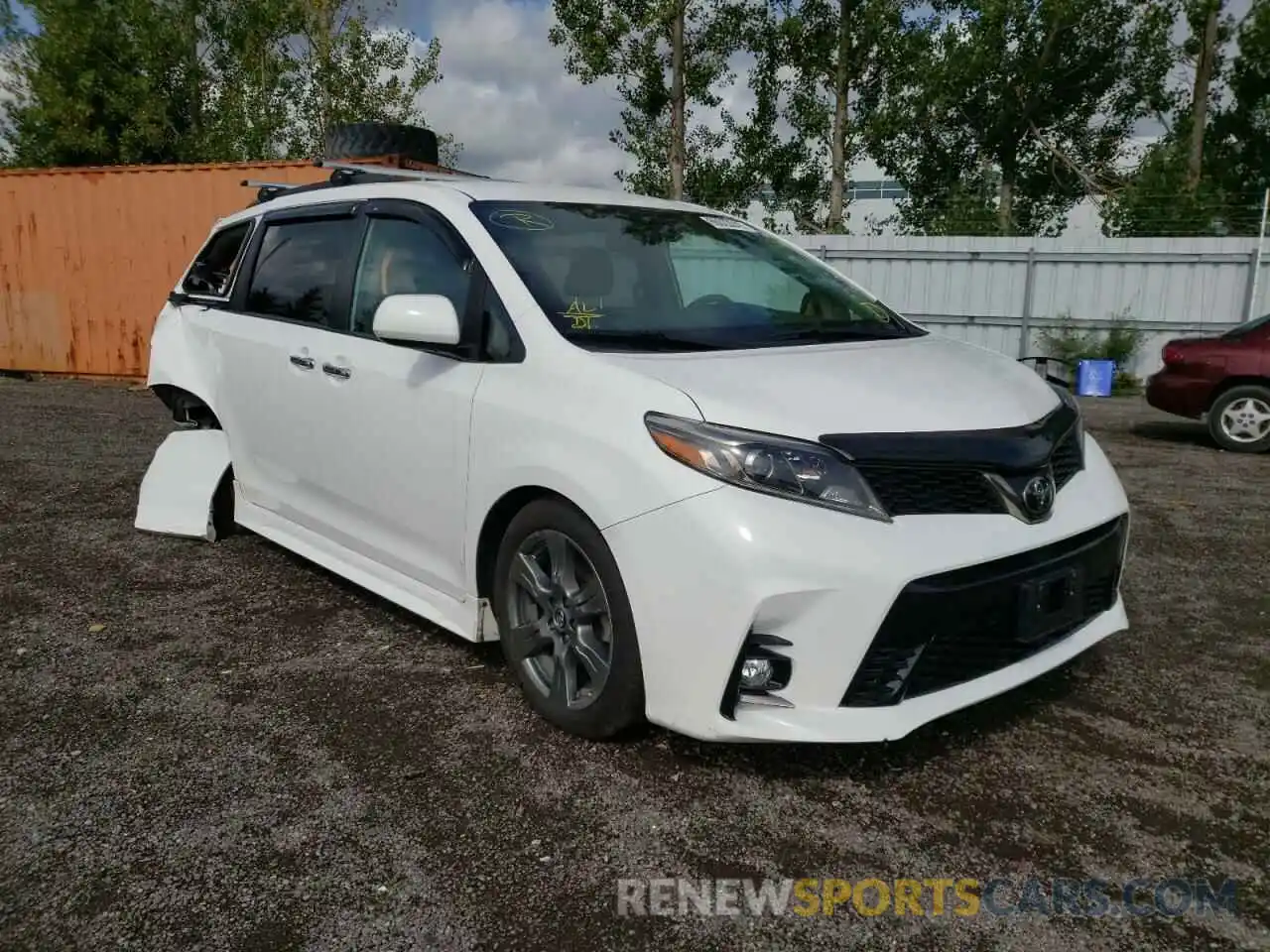 1 Photograph of a damaged car 5TDXZ3DC2KS010698 TOYOTA SIENNA 2019