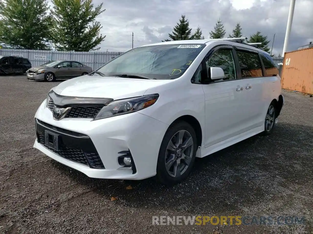 2 Photograph of a damaged car 5TDXZ3DC2KS010698 TOYOTA SIENNA 2019