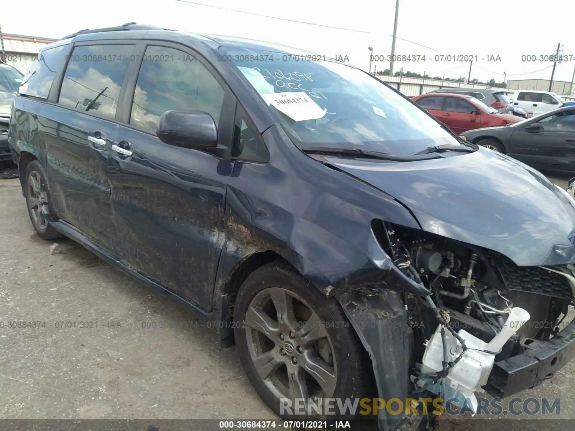 1 Photograph of a damaged car 5TDXZ3DC2KS966991 TOYOTA SIENNA 2019