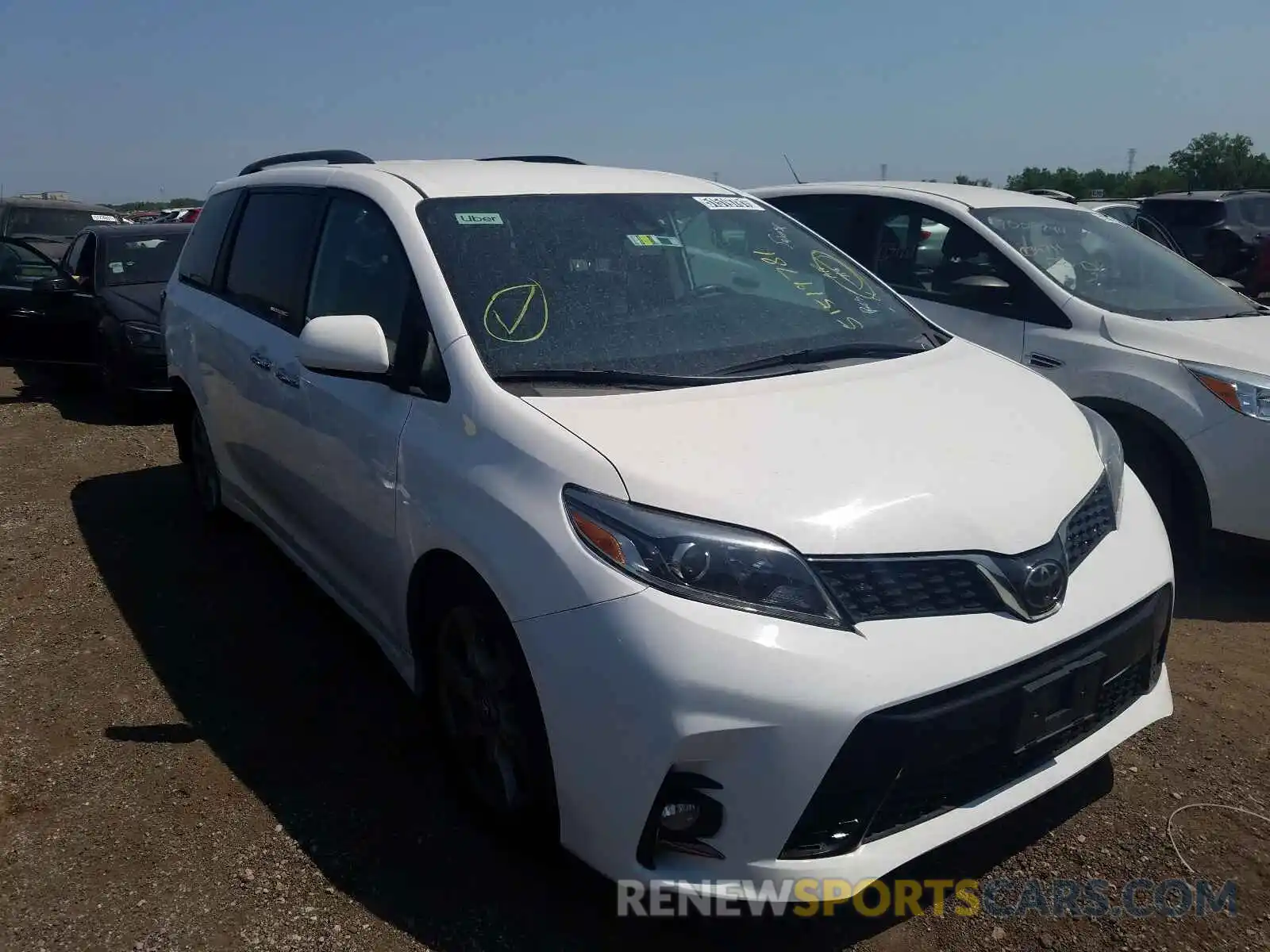 1 Photograph of a damaged car 5TDXZ3DC2KS990370 TOYOTA SIENNA 2019