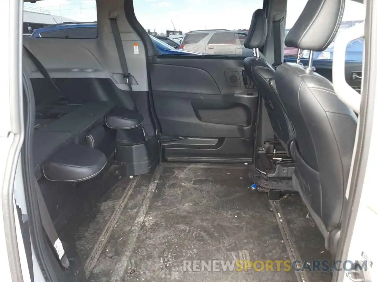 6 Фотография поврежденного автомобиля 5TDXZ3DC2KS993639 TOYOTA SIENNA 2019