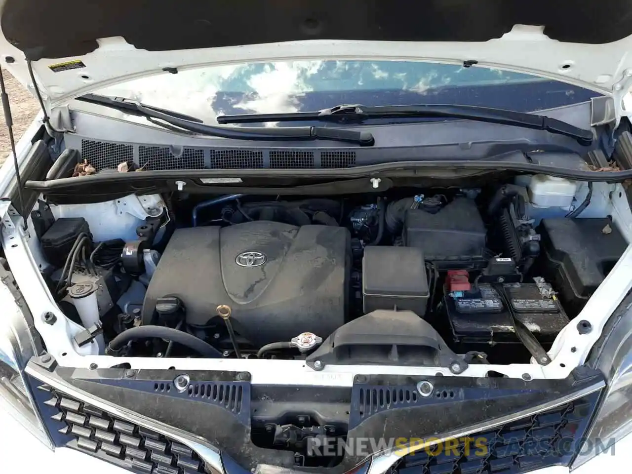 7 Photograph of a damaged car 5TDXZ3DC2KS993639 TOYOTA SIENNA 2019