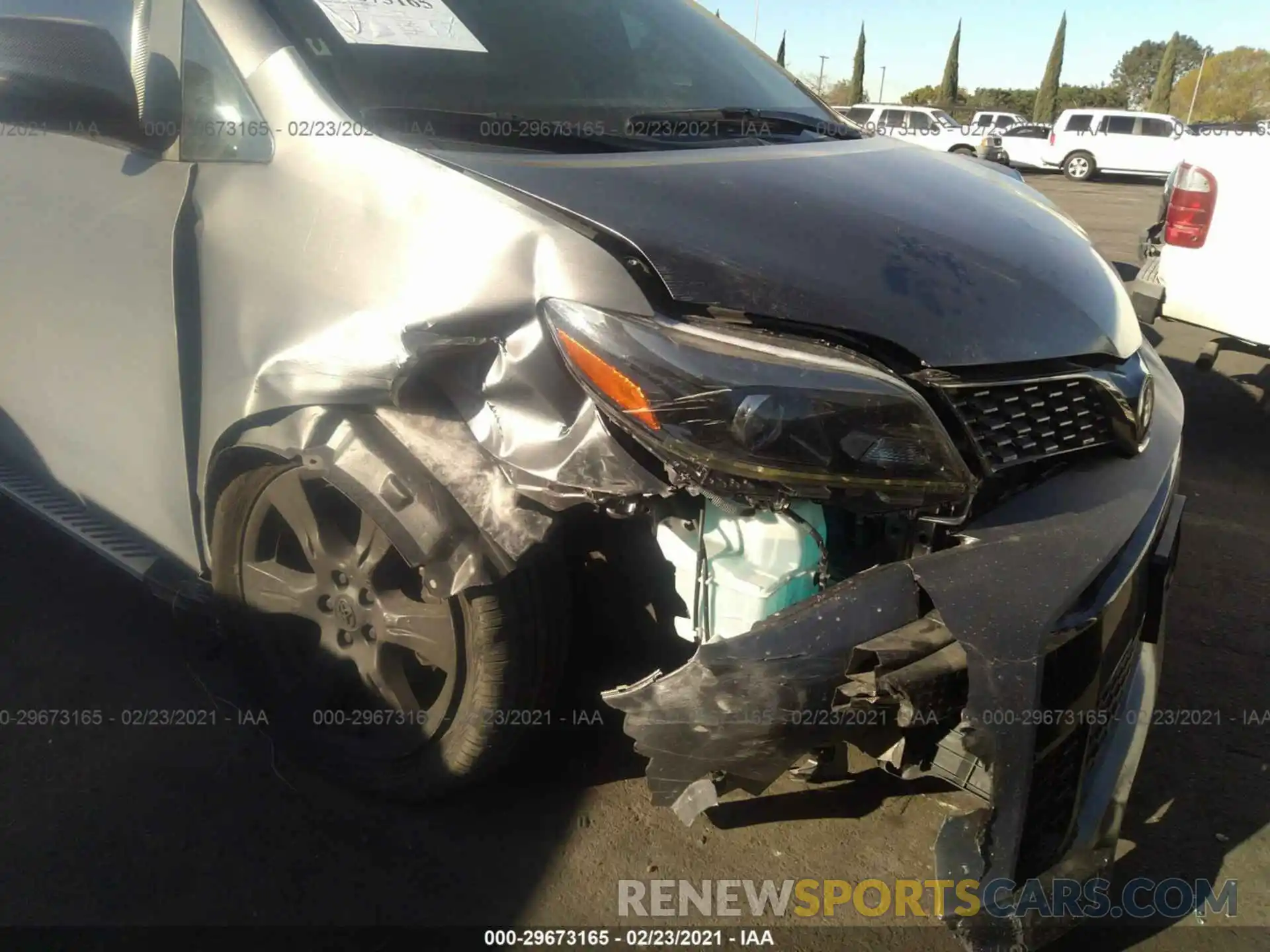 6 Фотография поврежденного автомобиля 5TDXZ3DC2KS997626 TOYOTA SIENNA 2019