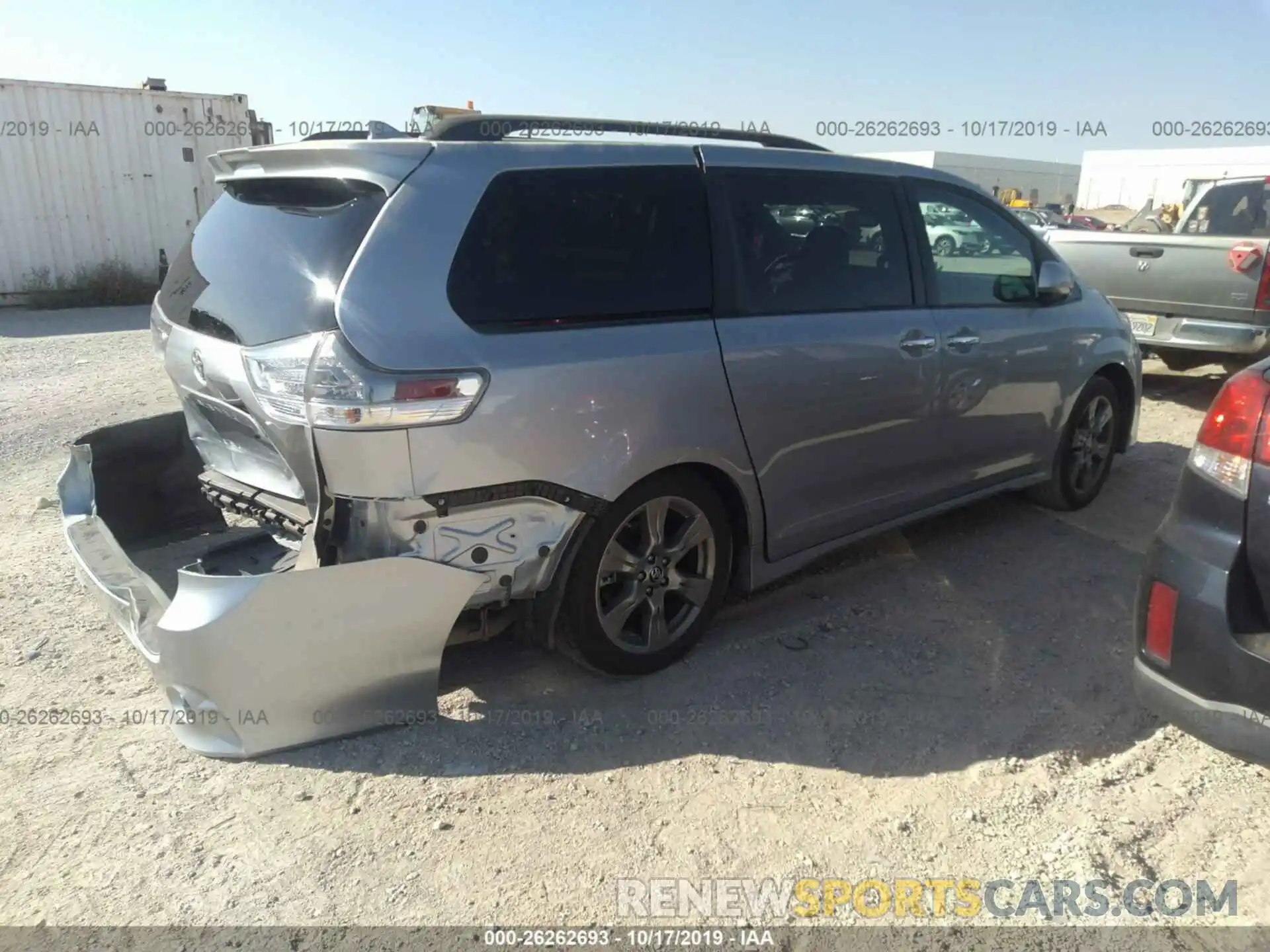 4 Фотография поврежденного автомобиля 5TDXZ3DC3KS003890 TOYOTA SIENNA 2019