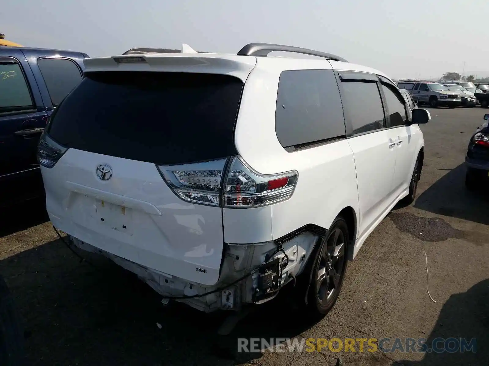 4 Фотография поврежденного автомобиля 5TDXZ3DC3KS018826 TOYOTA SIENNA 2019