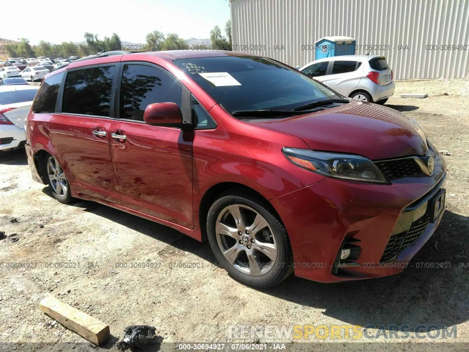 1 Photograph of a damaged car 5TDXZ3DC3KS970550 TOYOTA SIENNA 2019