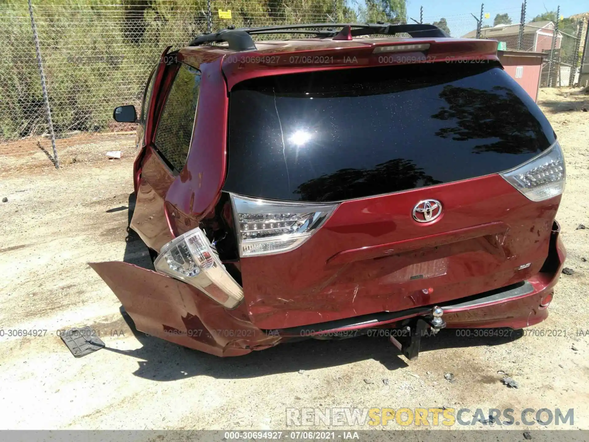 6 Photograph of a damaged car 5TDXZ3DC3KS970550 TOYOTA SIENNA 2019