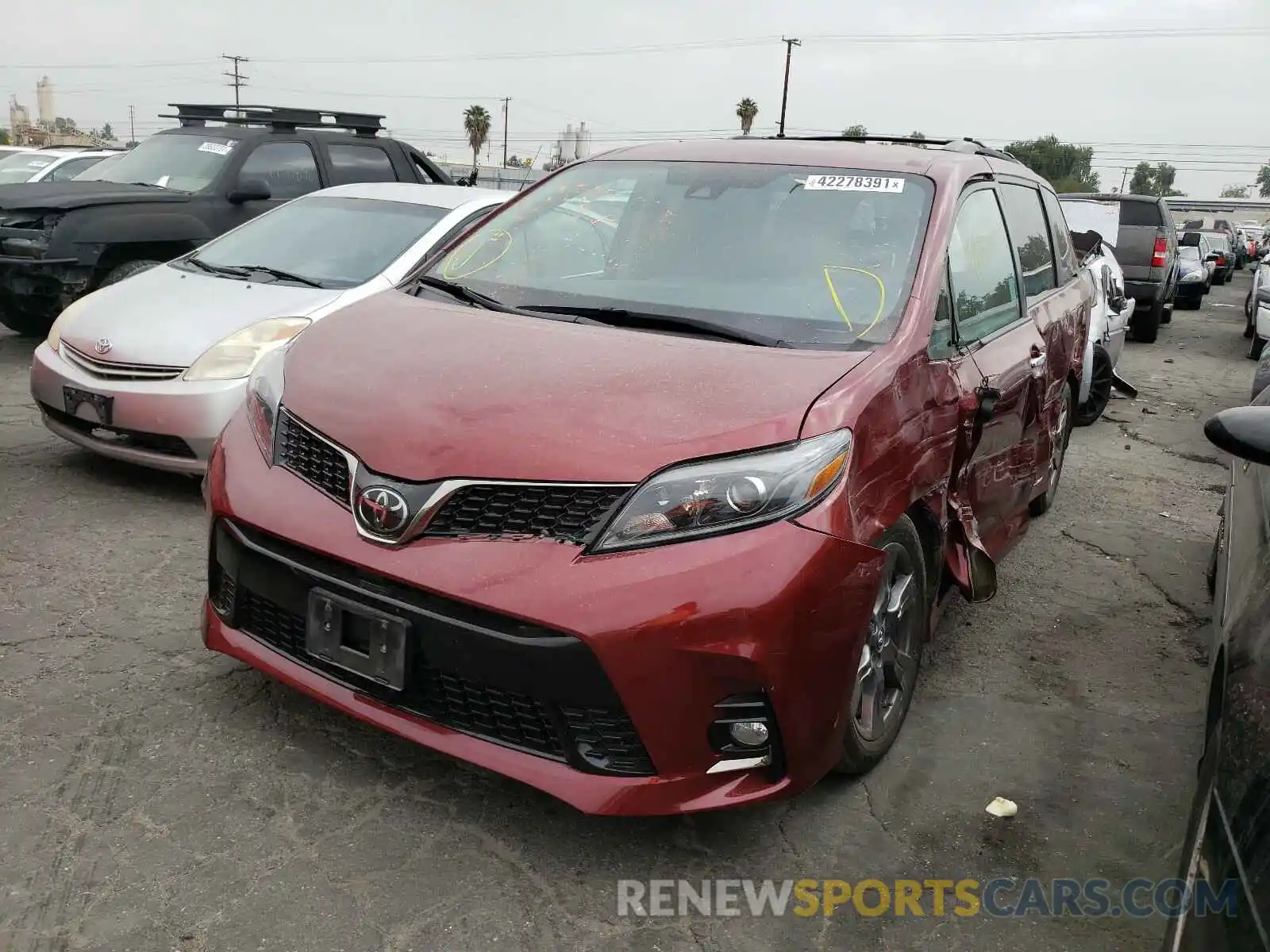 2 Photograph of a damaged car 5TDXZ3DC3KS971066 TOYOTA SIENNA 2019