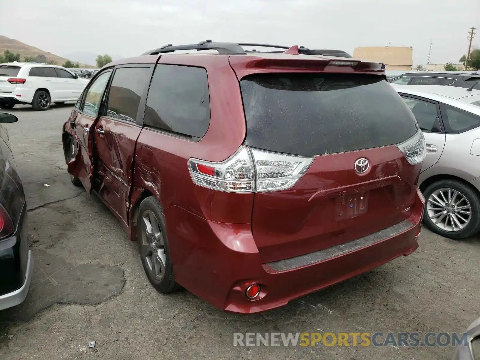 3 Фотография поврежденного автомобиля 5TDXZ3DC3KS971066 TOYOTA SIENNA 2019