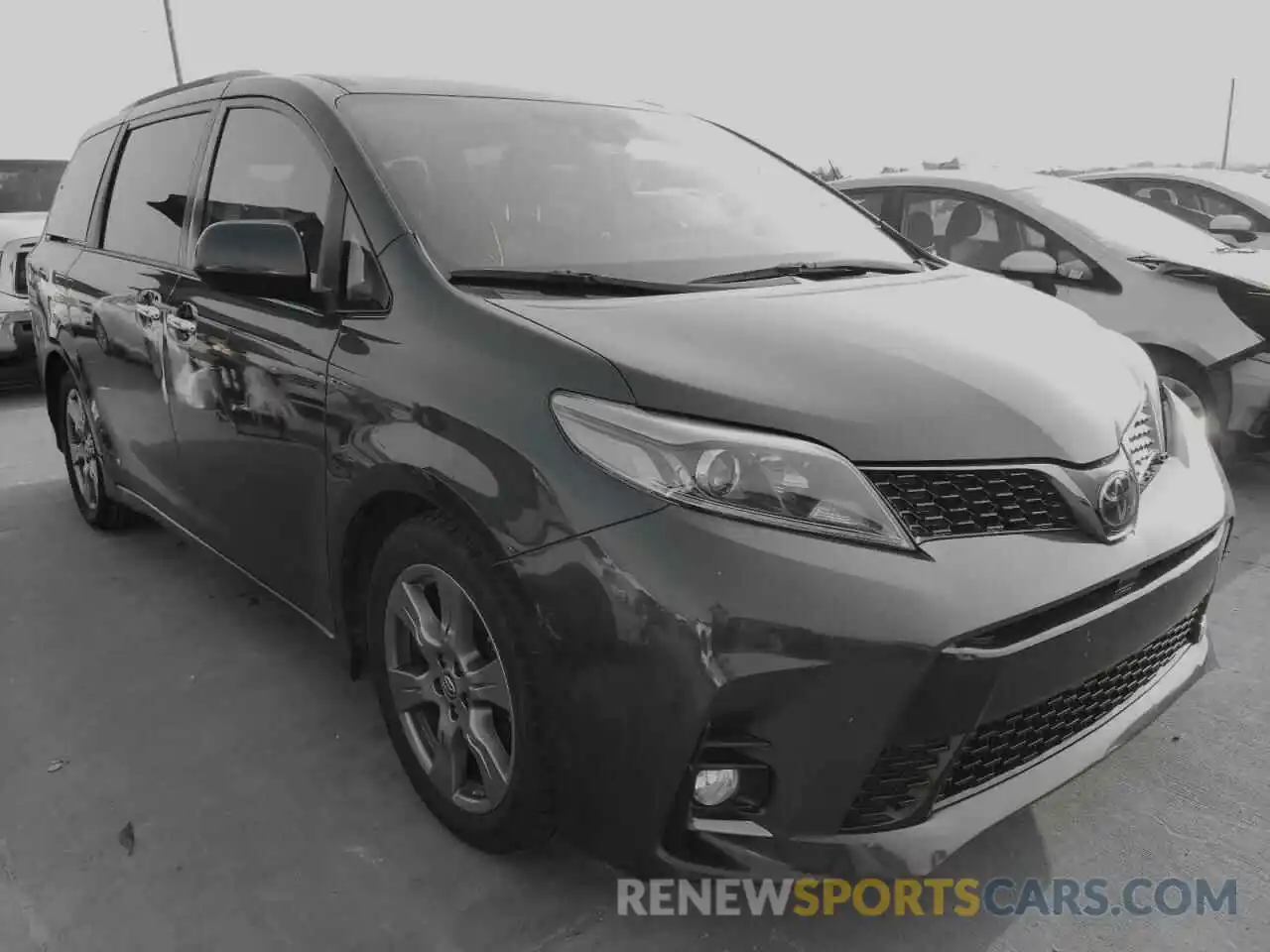 1 Photograph of a damaged car 5TDXZ3DC3KS978017 TOYOTA SIENNA 2019