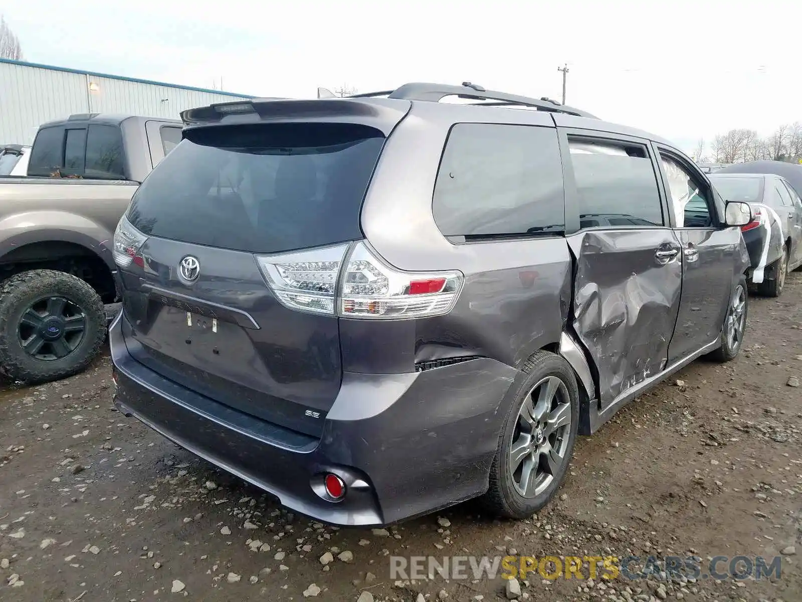 4 Фотография поврежденного автомобиля 5TDXZ3DC4KS014655 TOYOTA SIENNA 2019