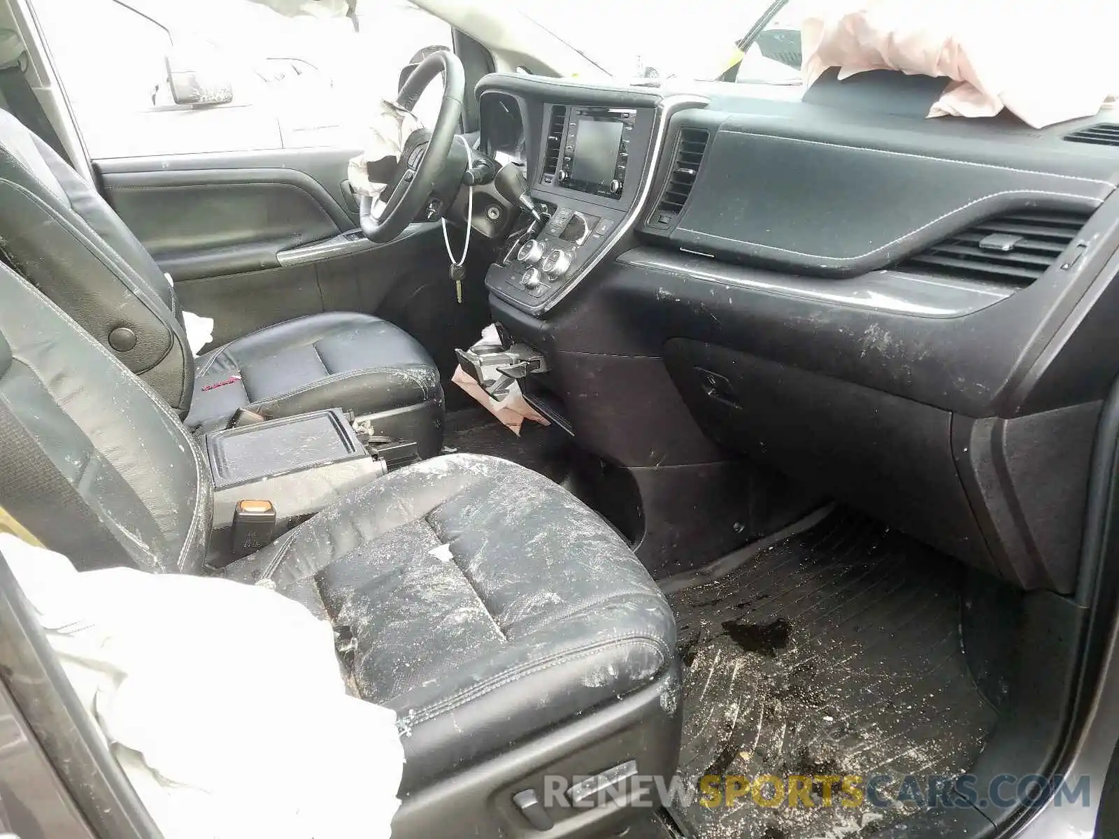 5 Photograph of a damaged car 5TDXZ3DC4KS014655 TOYOTA SIENNA 2019