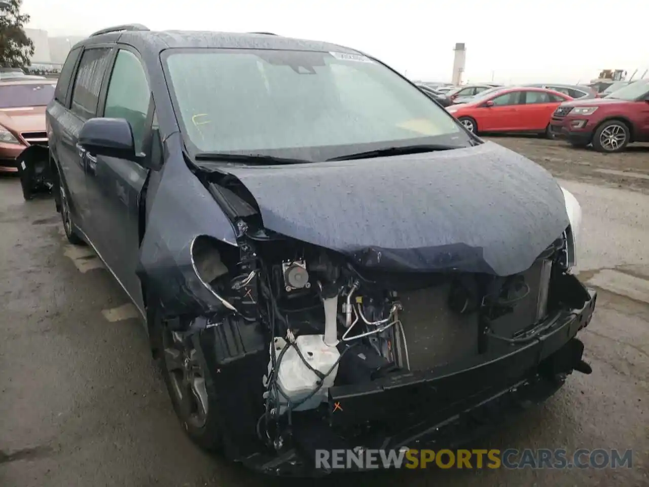 1 Photograph of a damaged car 5TDXZ3DC4KS016826 TOYOTA SIENNA 2019