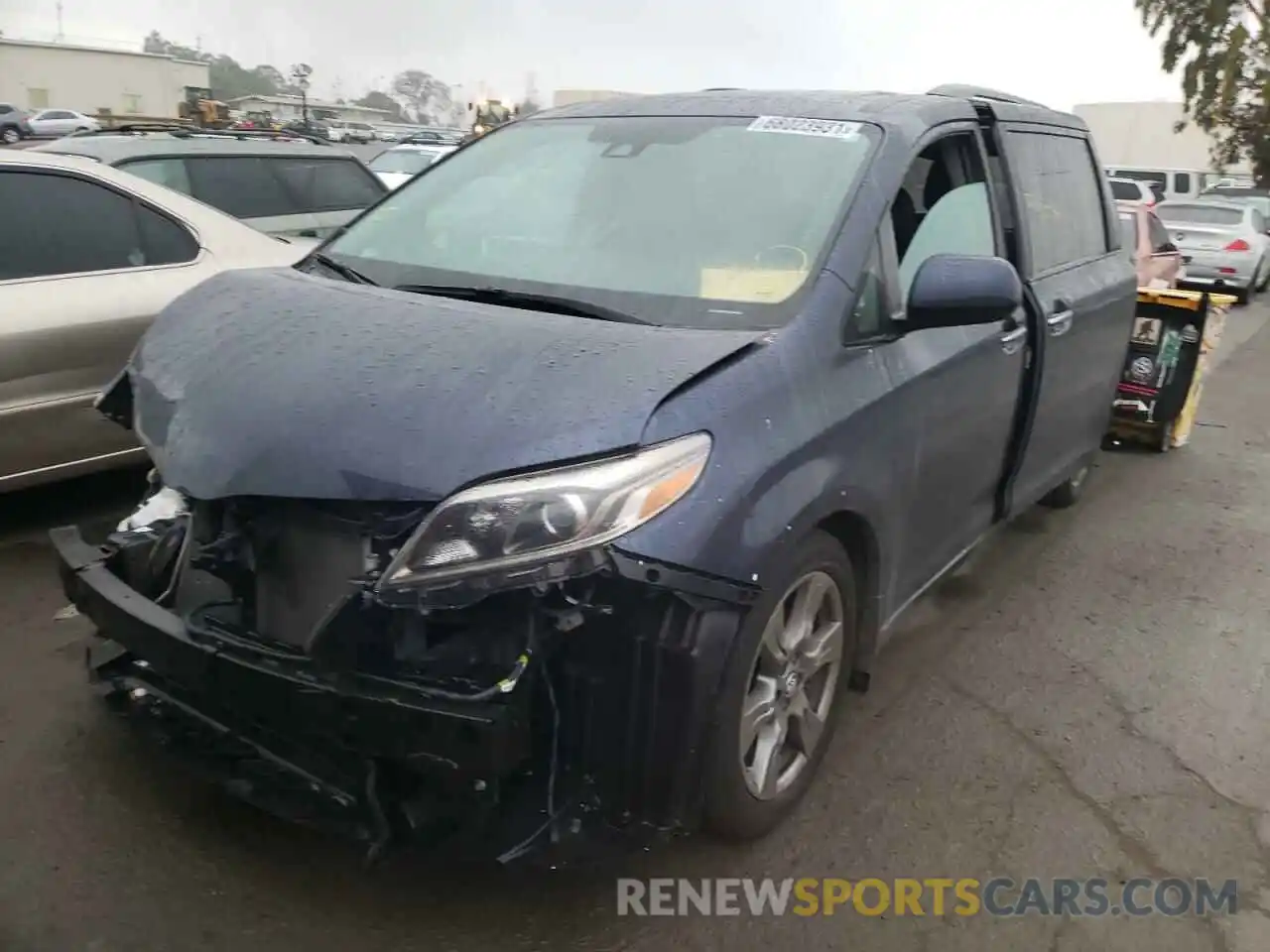 2 Фотография поврежденного автомобиля 5TDXZ3DC4KS016826 TOYOTA SIENNA 2019