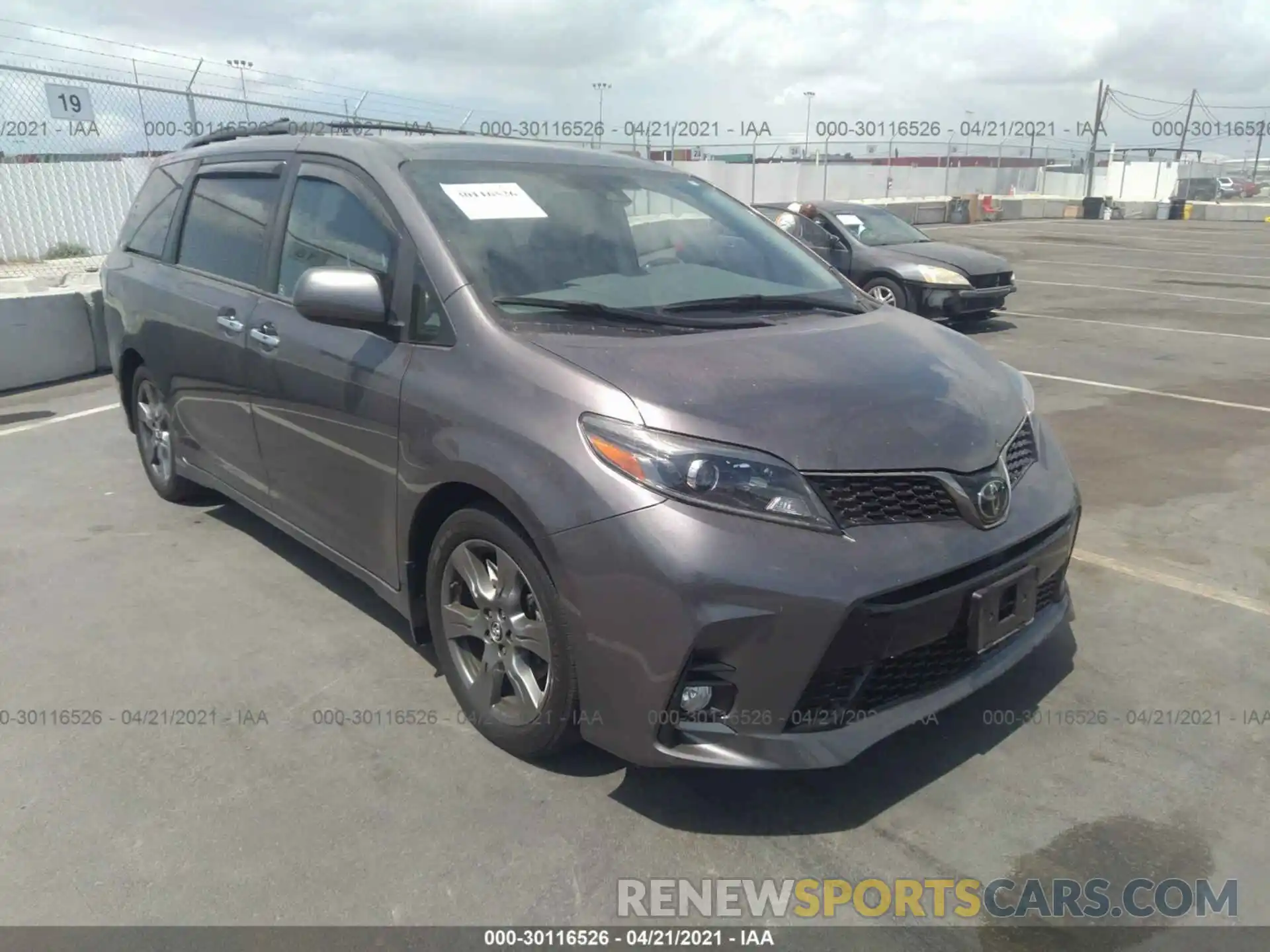 1 Photograph of a damaged car 5TDXZ3DC4KS971612 TOYOTA SIENNA 2019