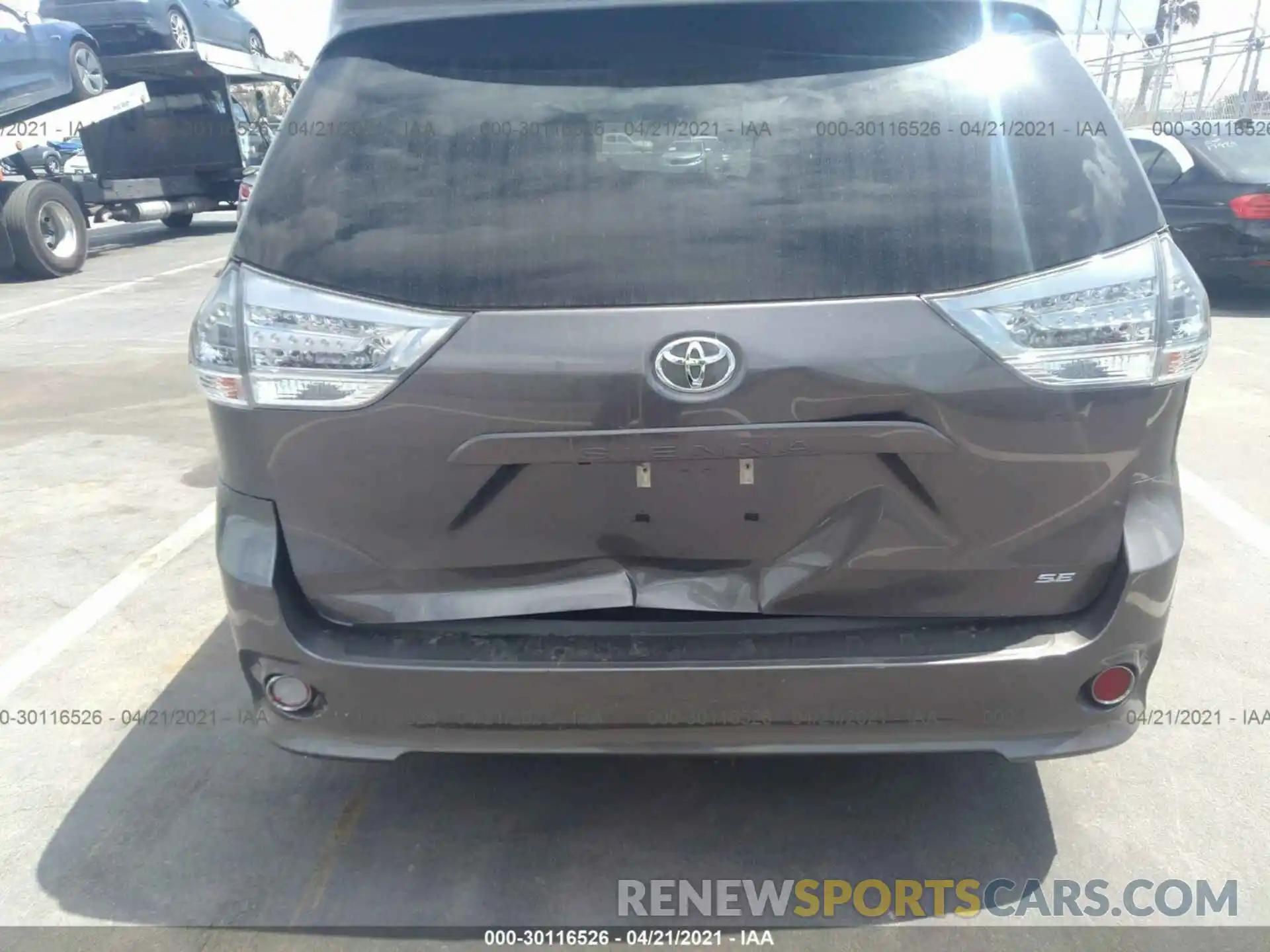 6 Photograph of a damaged car 5TDXZ3DC4KS971612 TOYOTA SIENNA 2019