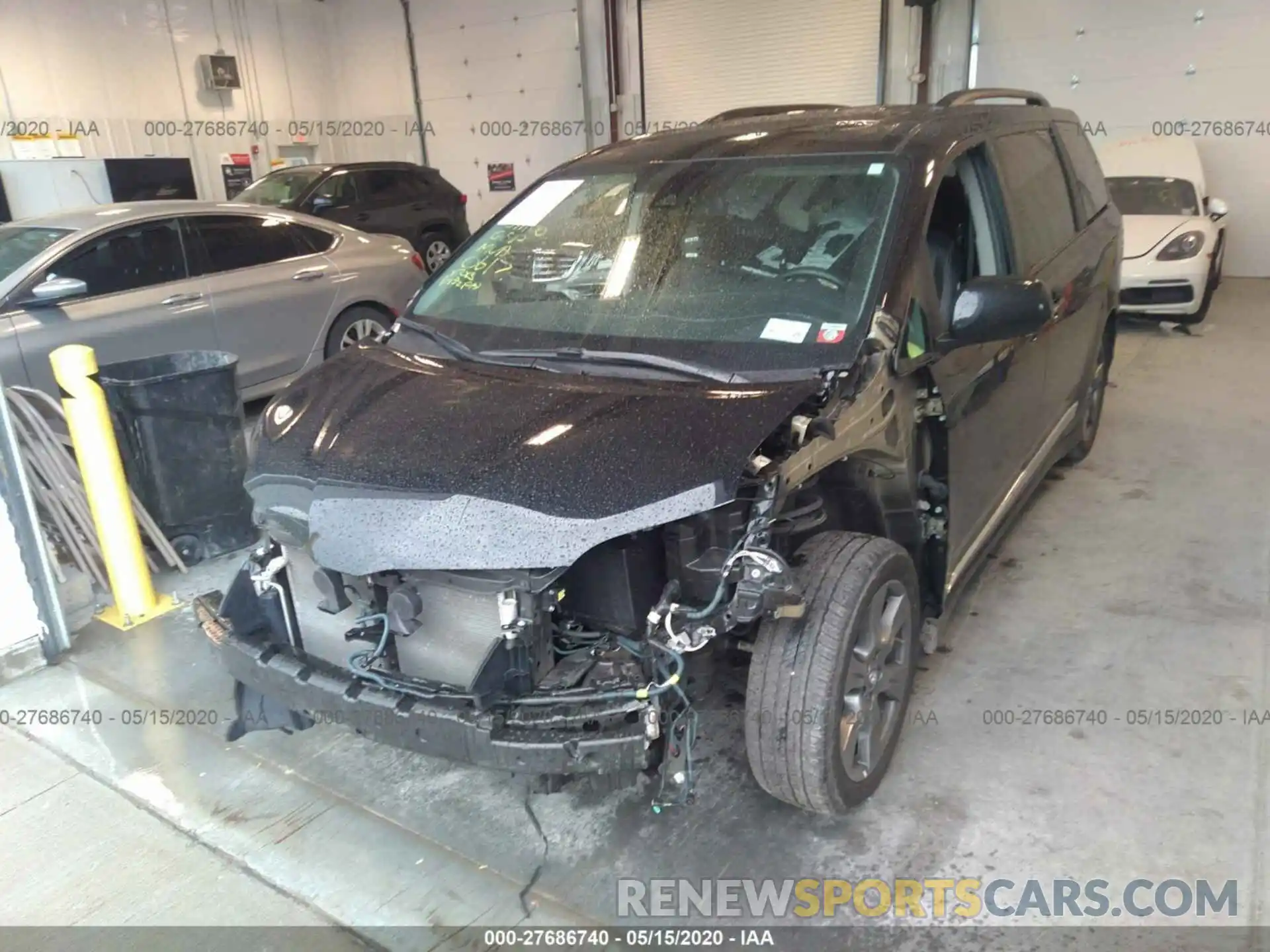 2 Photograph of a damaged car 5TDXZ3DC4KS980617 TOYOTA SIENNA 2019