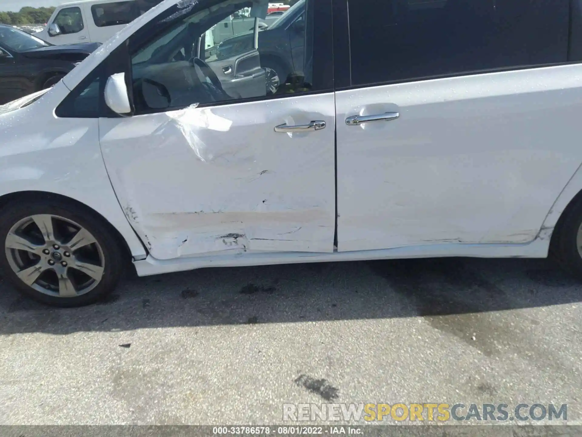 6 Photograph of a damaged car 5TDXZ3DC4KS984974 TOYOTA SIENNA 2019