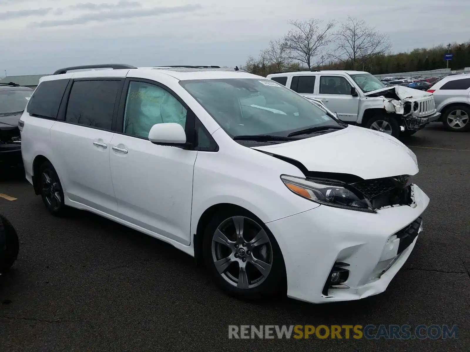 1 Photograph of a damaged car 5TDXZ3DC4KS987860 TOYOTA SIENNA 2019