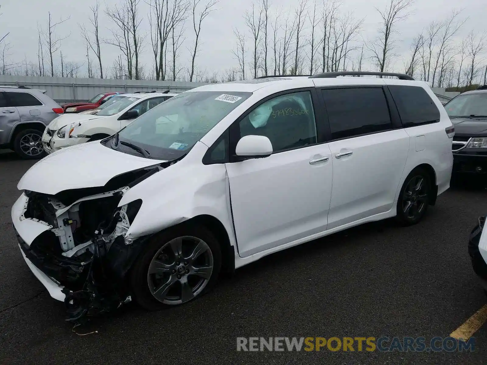 2 Фотография поврежденного автомобиля 5TDXZ3DC4KS987860 TOYOTA SIENNA 2019