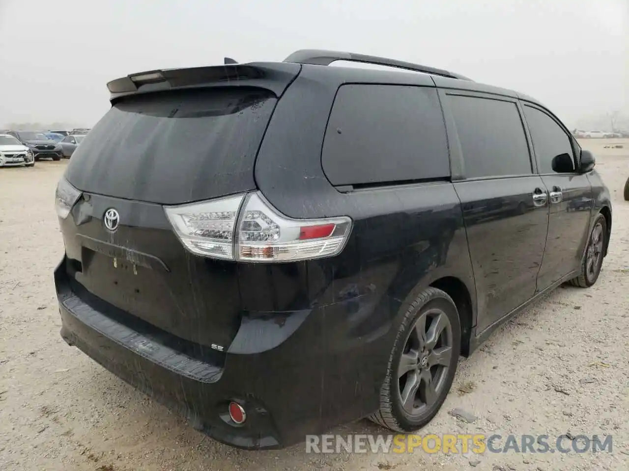 4 Фотография поврежденного автомобиля 5TDXZ3DC5KS017063 TOYOTA SIENNA 2019