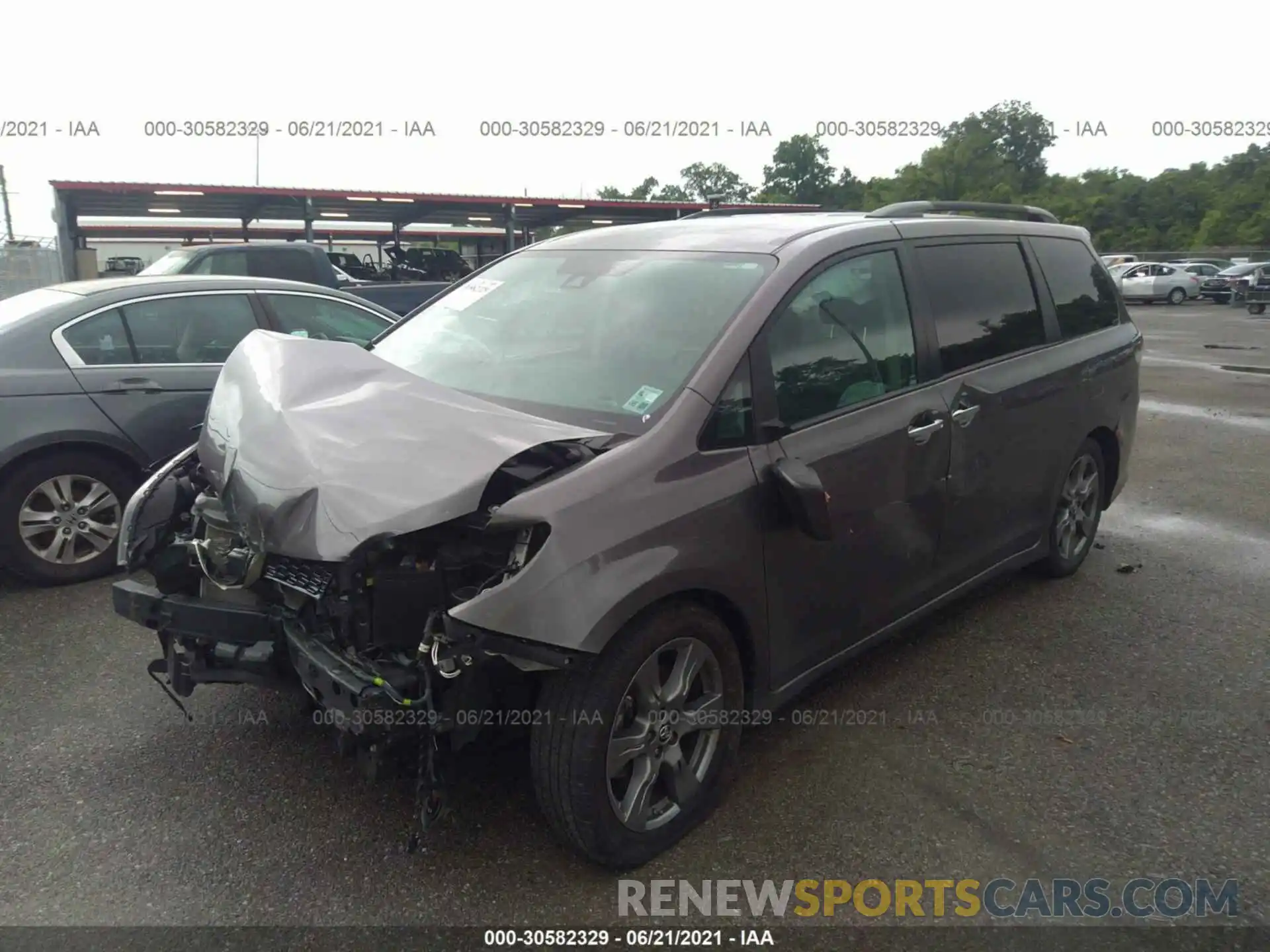 2 Фотография поврежденного автомобиля 5TDXZ3DC5KS971229 TOYOTA SIENNA 2019